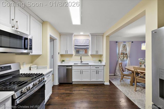 13365 Winchester Avenue, Huntington Woods, MI 48070