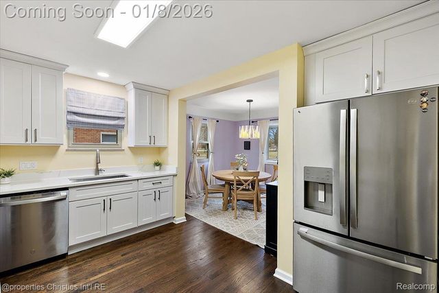 13365 Winchester Avenue, Huntington Woods, MI 48070