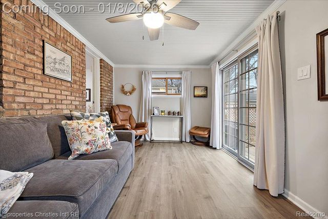 13365 Winchester Avenue, Huntington Woods, MI 48070