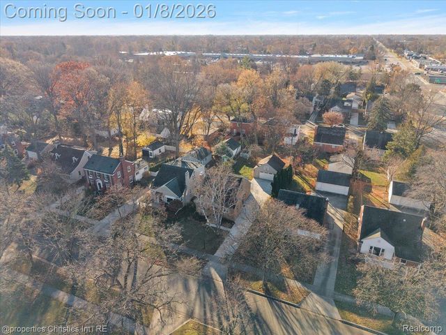 13365 Winchester Avenue, Huntington Woods, MI 48070