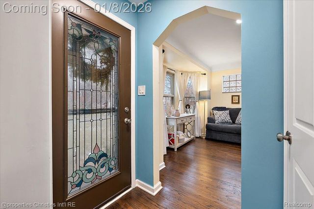 13365 Winchester Avenue, Huntington Woods, MI 48070