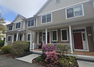 208 Pine Street 33, Amherst, MA 01002