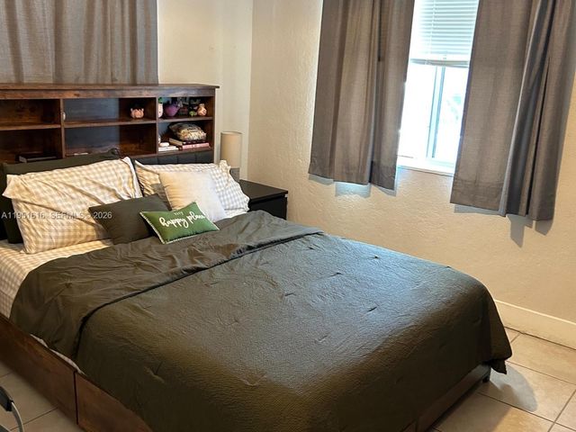 1537 NW 64th St, Miami, FL 33147