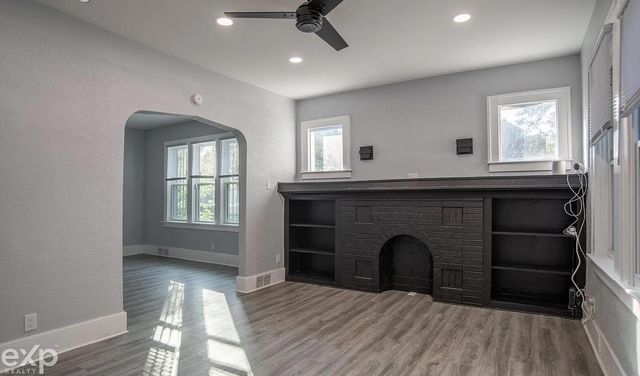 5217 Lakeview Street, Detroit, MI 48213