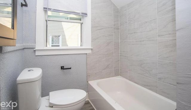 5217 Lakeview Street, Detroit, MI 48213