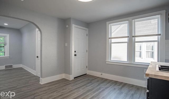 5217 Lakeview Street, Detroit, MI 48213