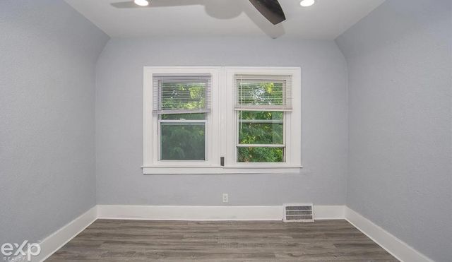 5217 Lakeview Street, Detroit, MI 48213