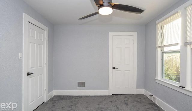 5217 Lakeview Street, Detroit, MI 48213