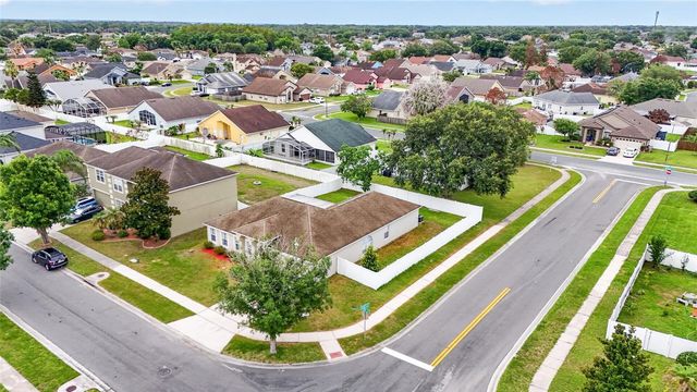 2589 HUNLEY LOOP, Kissimmee, FL 34743
