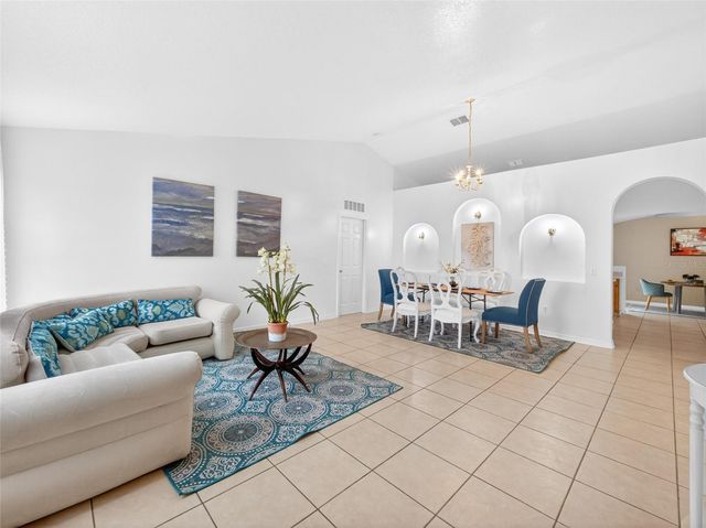 2589 HUNLEY LOOP, Kissimmee, FL 34743