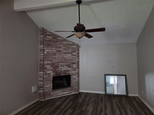 802 Hartman Drive, Baytown, TX 77521