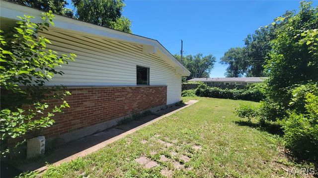 2214 Ibis Court, St Louis, MO 63136
