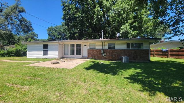 2214 Ibis Court, St Louis, MO 63136