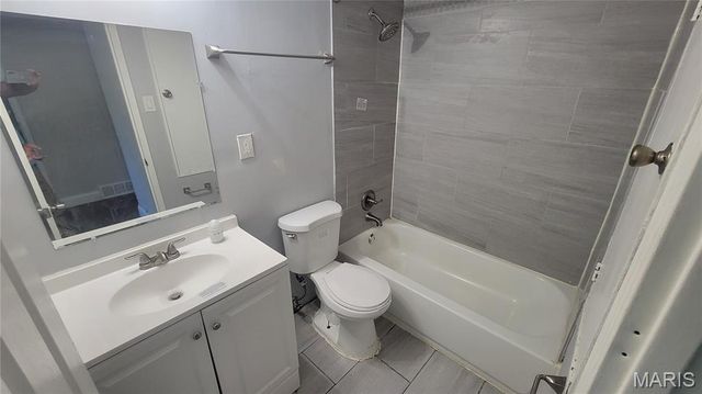 2214 Ibis Court, St Louis, MO 63136
