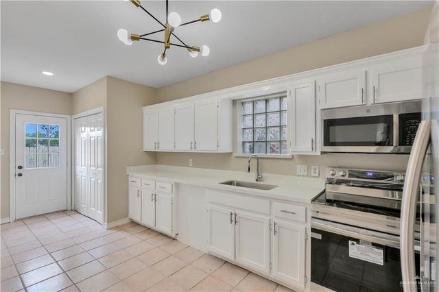3209 Black Oak Lane, Mission, TX 78573