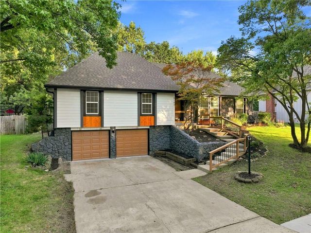 8143 NW Beaman Drive, Kansas City, MO 64151