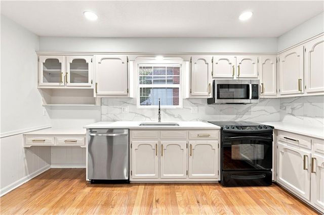 8143 NW Beaman Drive, Kansas City, MO 64151