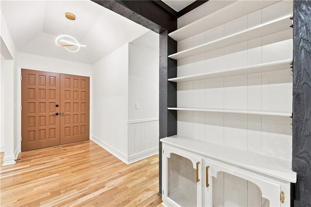 8143 NW Beaman Drive, Kansas City, MO 64151
