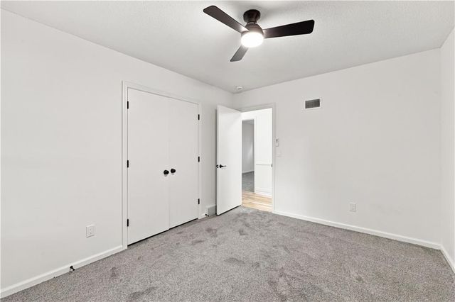8143 NW Beaman Drive, Kansas City, MO 64151
