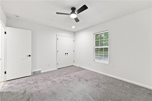 8143 NW Beaman Drive, Kansas City, MO 64151