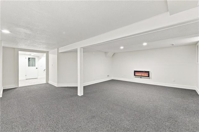 8143 NW Beaman Drive, Kansas City, MO 64151