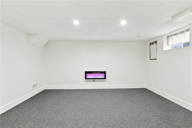 8143 NW Beaman Drive, Kansas City, MO 64151