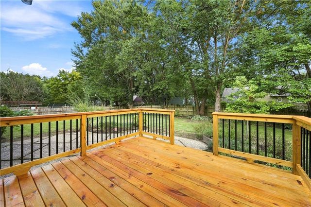 8143 NW Beaman Drive, Kansas City, MO 64151