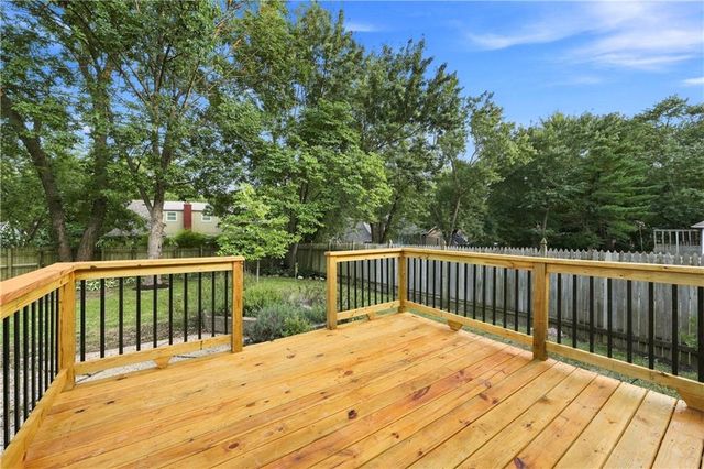 8143 NW Beaman Drive, Kansas City, MO 64151