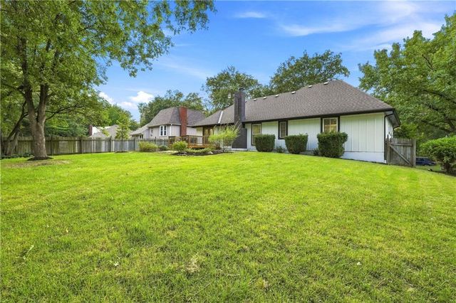 8143 NW Beaman Drive, Kansas City, MO 64151