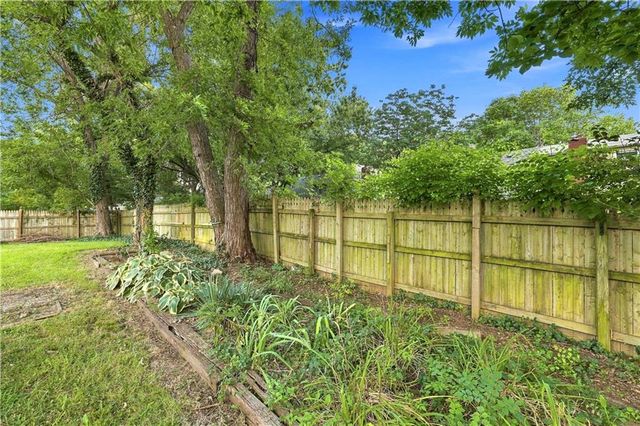 8143 NW Beaman Drive, Kansas City, MO 64151