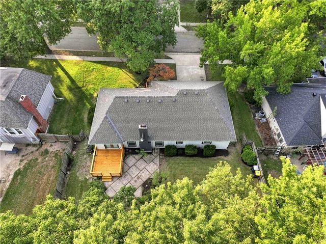 8143 NW Beaman Drive, Kansas City, MO 64151