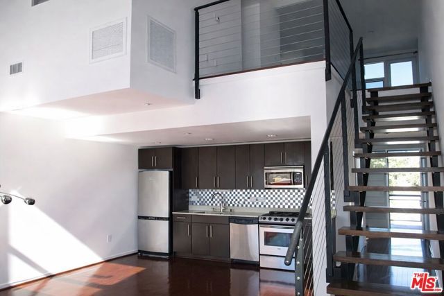 4111 W Sunset Boulevard 543, Los Angeles, CA 90029