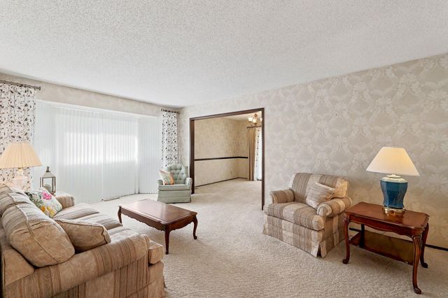 201 Miles Ave, Valley Center, KS 67147