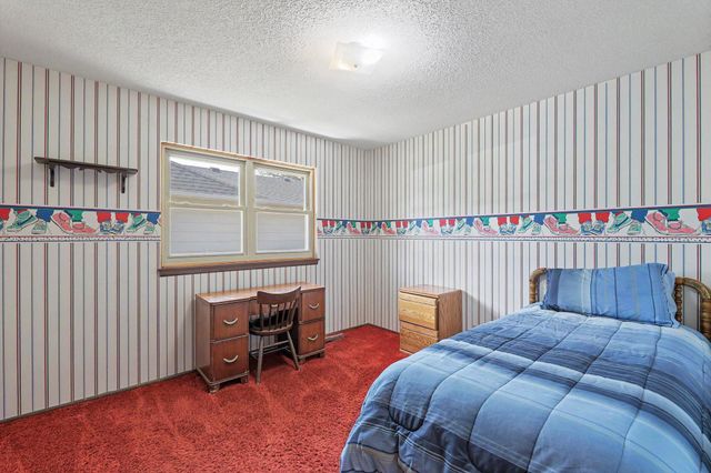 201 Miles Ave, Valley Center, KS 67147