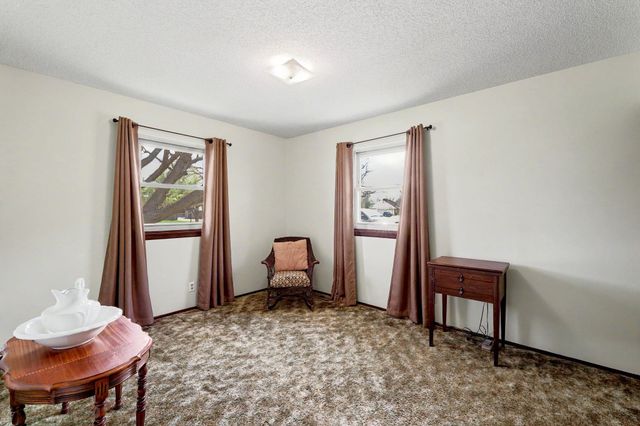 201 Miles Ave, Valley Center, KS 67147