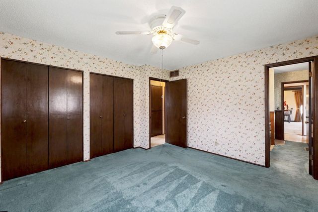 201 Miles Ave, Valley Center, KS 67147