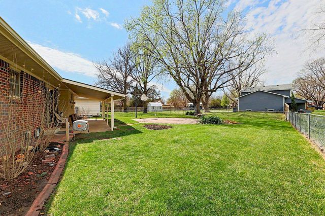 201 Miles Ave, Valley Center, KS 67147