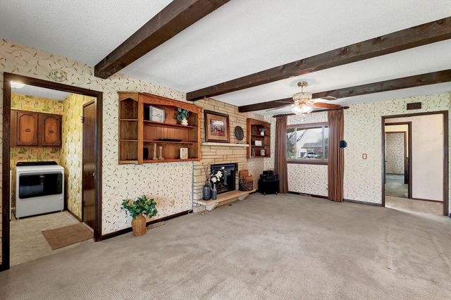 201 Miles Ave, Valley Center, KS 67147