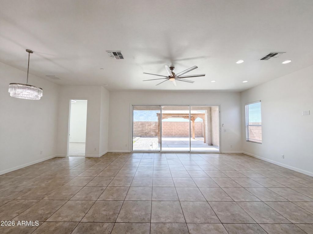 2528 N COMISKEY Drive, Florence, AZ 85132 — photo 3