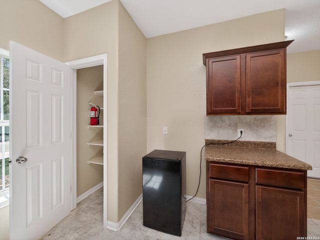 3727 Southern Grv, San Antonio, TX 78222