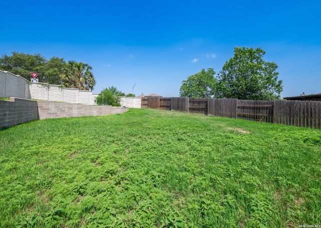 3727 Southern Grv, San Antonio, TX 78222