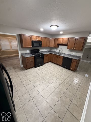 80 Bryant Court, Franklin, IN 46131