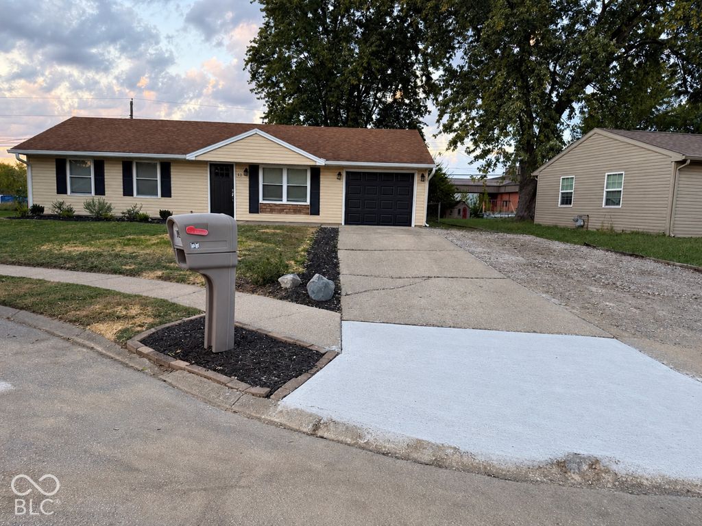 80 Bryant Court, Franklin, IN 46131
