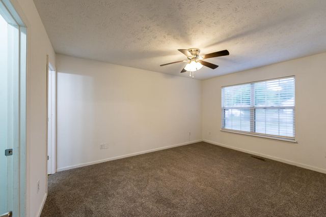 176 Williamsburg Lane, Georgetown, KY 40324