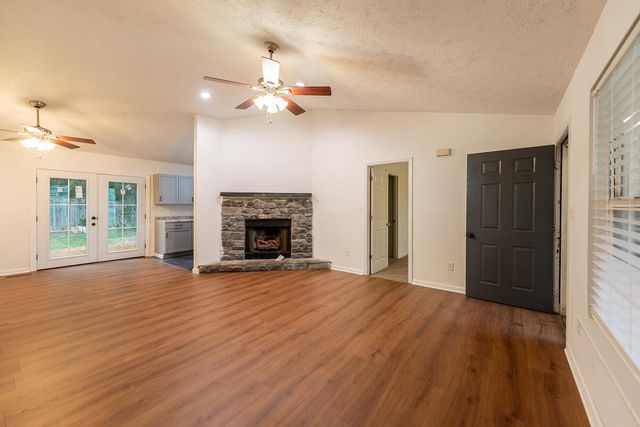 176 Williamsburg Lane, Georgetown, KY 40324