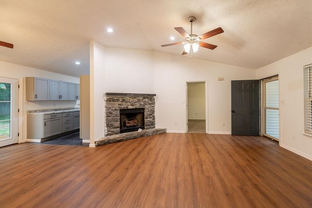 176 Williamsburg Lane, Georgetown, KY 40324