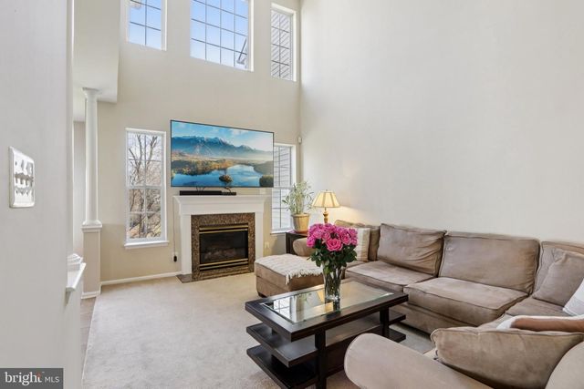 24 COMPASS CIR, Mount Laurel, NJ 08054