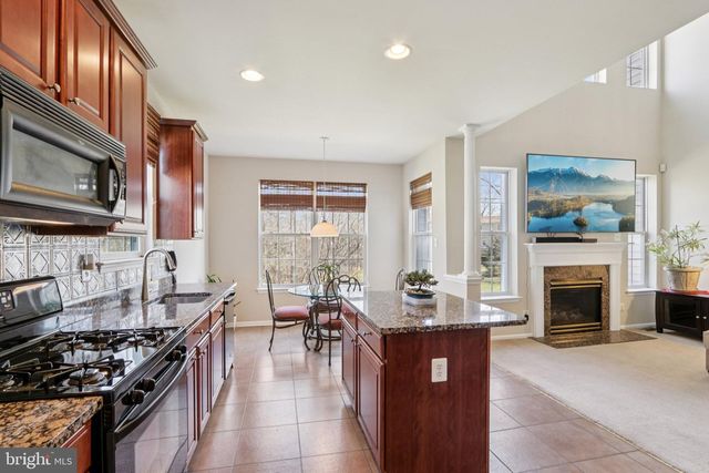 24 COMPASS CIR, Mount Laurel, NJ 08054