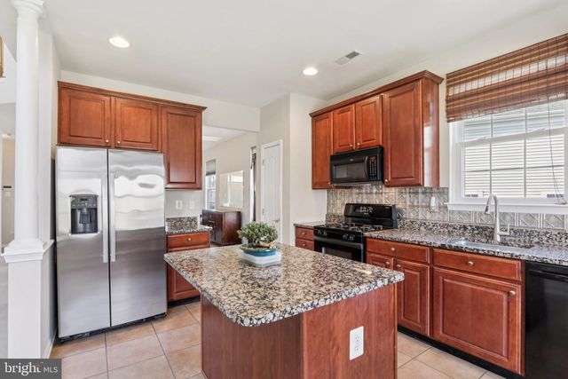 24 COMPASS CIR, Mount Laurel, NJ 08054