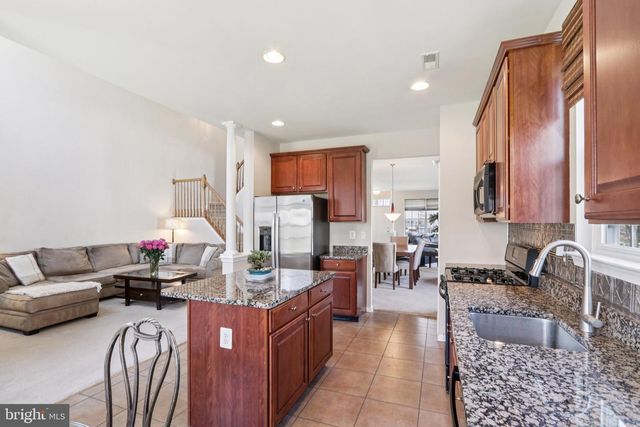 24 COMPASS CIR, Mount Laurel, NJ 08054